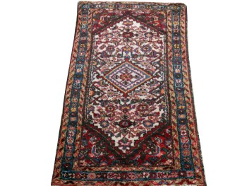 2.2 x 3.9 Hamedan J2939